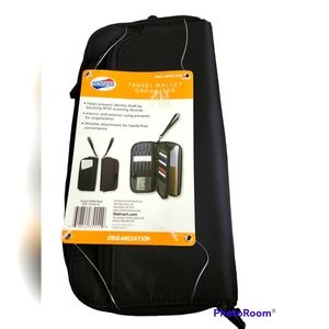 NWT American Tourister Travel Wallet Organizer with Wristlet Strap in black